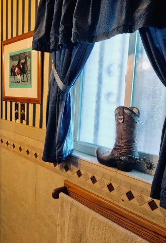 2007 Glenwood Ave, Turlock CA 95380-6237 exterior