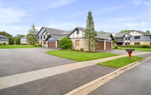 2614 Harbor Dr, Joliet, IL 60431-1077