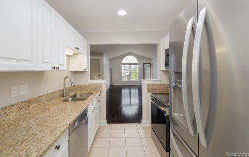 5308 Brookemonte Cir, Rochester MI 48306-5013 exterior