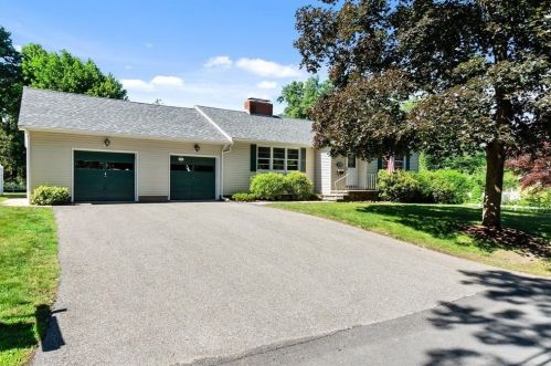 165 Chadwick St, North Andover MA 01845-1705 exterior