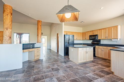 48909 3rd Ave, Phoenix AZ 85027-4700 exterior