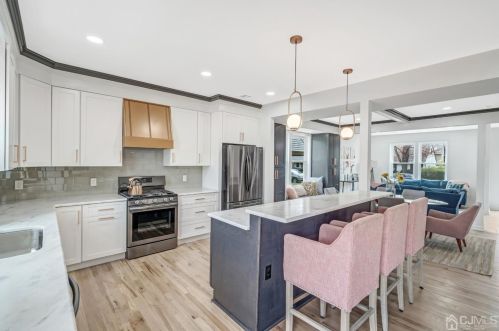 22 Stiles Rd, Edison NJ  08817-4137 exterior