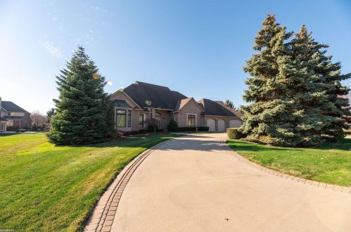 33654 Lotties Dr, New Baltimore MI 48047-2378 exterior