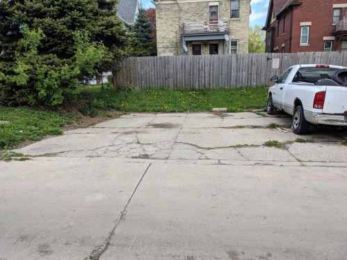 2663 2nd St, Milwaukee WI  53212-2812 exterior