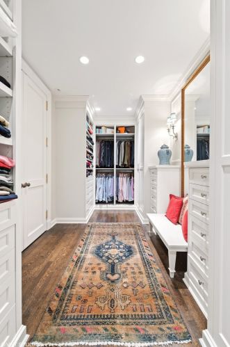 1521 State Pkwy, Chicago IL 60610-1613 exterior