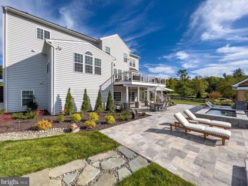 23073 Creighton Farms Dr, Leesburg VA 20175-6491 exterior