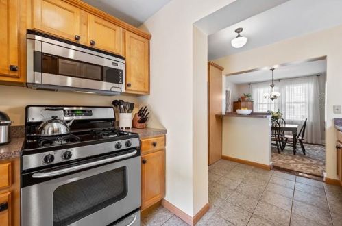 563 Allenby Ave, Pittsburgh PA 15218-1303 exterior