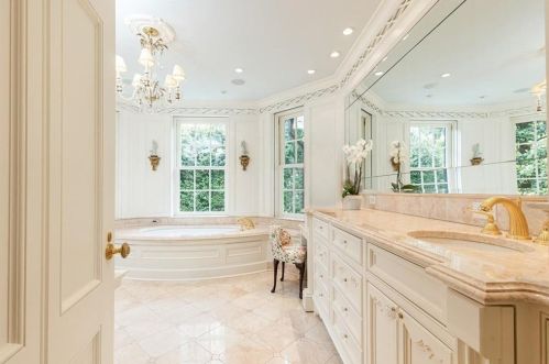 2774 Andrews Dr, Atlanta GA 30305-2903 exterior