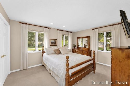 2112 Emens Dr, Meskegon MI 49444-4445 exterior