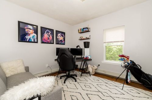 2 Maxwell Ct, Worcester MA 01607-1016 exterior