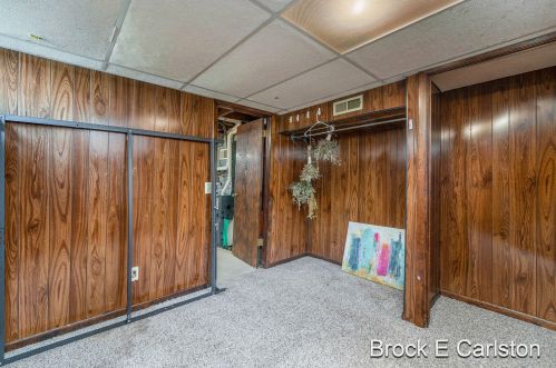 860 Brookside Dr, Meskegon MI 49441-5364 exterior