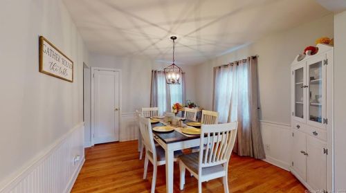 33 Linnmore Dr, Manchester CT  06040-3813 exterior