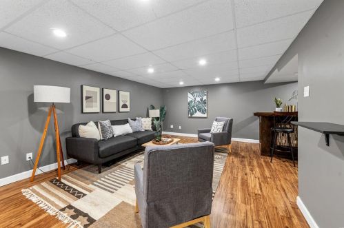 7384 Sharp Ave, Saint Louis MO 63116-3040 exterior