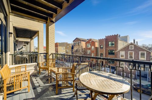 1346 Walton St, Chicago IL  60642-5340 exterior