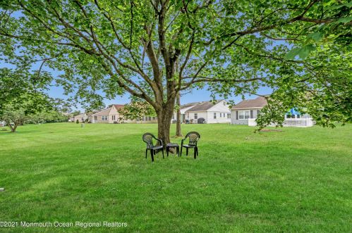 8 Leighton Ln, Lakehurst NJ  08759-6711 exterior