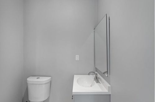 107 Overhill Rd, Providence RI  02906-4916 exterior