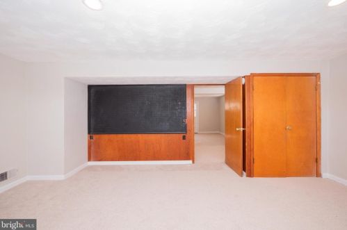 9615 New Hampshire Ave, Silver Spring MD 20905-3918 exterior