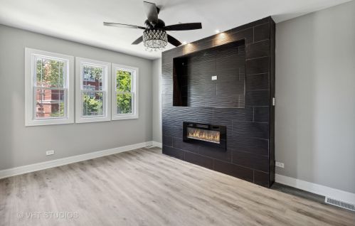 9145 University Ave, Chicago IL 60619-7946 exterior