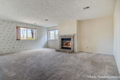 2055 Cross Creek Dr, Grand Rapids MI 49508-8775 exterior