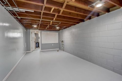 6350 Burdick Ave, Milwaukee WI 53219-4227 exterior