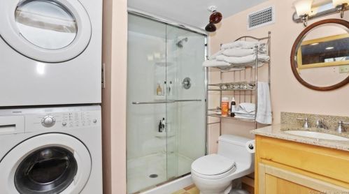 593 Roosevelt Dr, Seymour CT 06478-1739 exterior