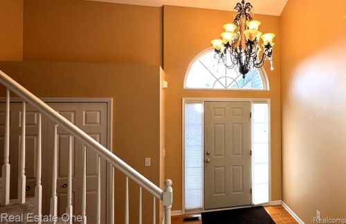 1350 Andover Cir, Walled Lake MI  48390-2262 exterior