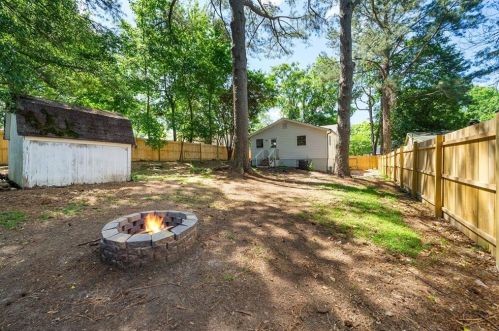 2279 Carver Dr, Atlanta GA  30314-1201 exterior