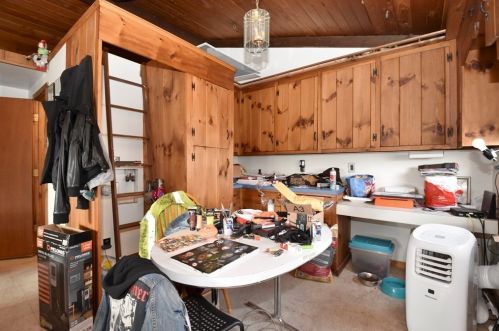 11 Chadwick St, Worcester MA 01605-1236 exterior