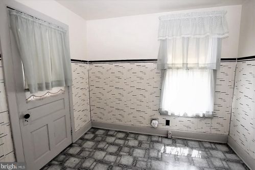 795 Abbottstown Pike, Hanover PA 17331-8235 exterior