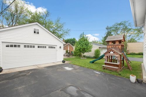 906 Caton Ave, Joliet IL 60435-5807 exterior