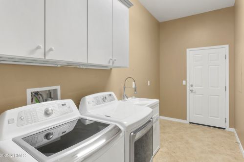 43511 47 Ln, Phoenix AZ 85031-2703 exterior