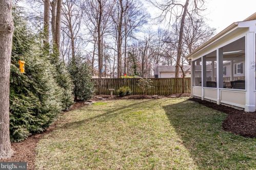 2122 Rampart Dr, Alexandria VA exterior