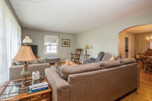 307 Crescent Ave, Elmhurst IL  60126-4256 exterior