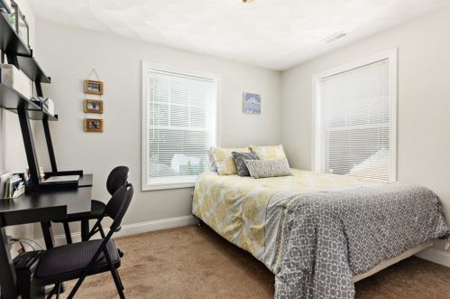 9 Glendale Ave, Peabody MA 01960-6550 exterior