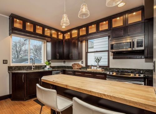 2867 Superior St, Milwaukee WI  53207-2550 exterior