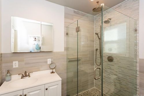 216 6th Ave, Mount Vernon NY 10550-1119 exterior