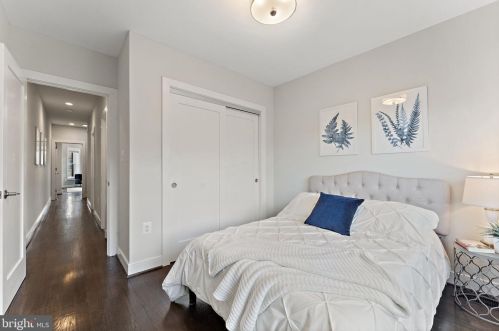 408 4th St, Washington DC  20003-2005 exterior