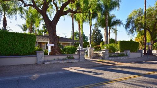 660 Valencia Mesa Dr, Fullerton, CA 92835-4004