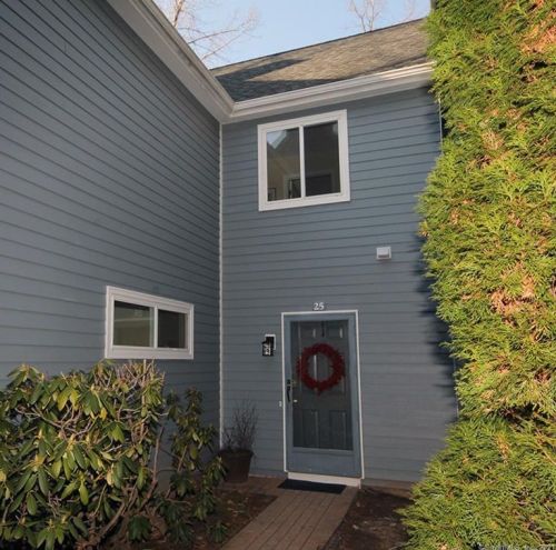 25 Farmington Meadow Dr, Farmington, CT 06032-2041