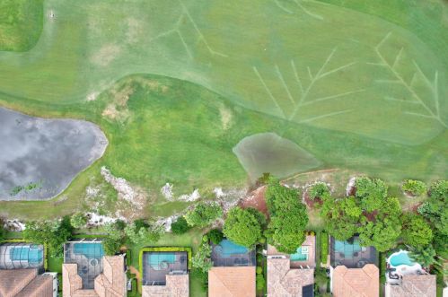 9800 Nuova Way, Fort Pierce FL 34986-2825 exterior