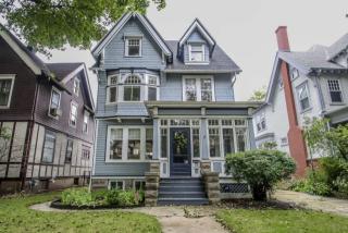 2929 Prospect Ave, Milwaukee, WI 53211-3345