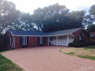 30 Olympia Fields Dr, Pekin, IL 61554-2629