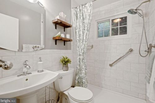 10 Eastmoor Dr, Silver Spring MD  20901-1935 exterior