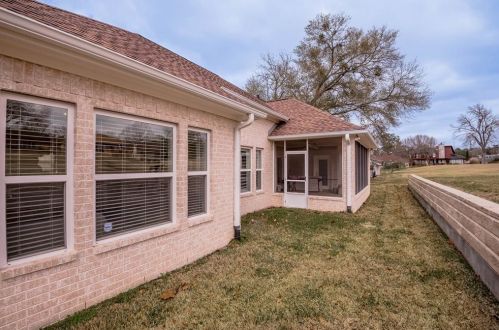 110 18 St, Huntsville TX 77340-4370 exterior