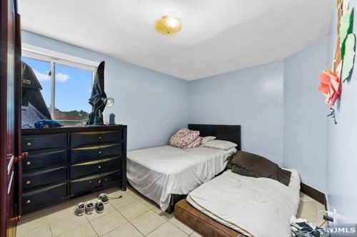 282 Rossiter Ave, Paterson NJ 07502-1317 exterior