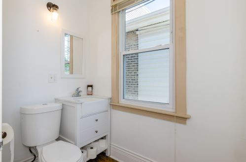 7942 Kenwood Ave, Chicago IL  60619-3411 exterior