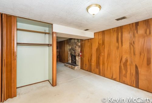 1630 Aberdeen St, Grand Rapids MI 49505-3910 exterior