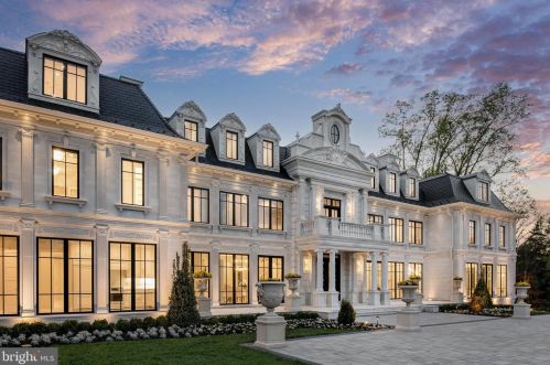 6431 Georgetown Pike, Mc Lean VA 22101-2212 exterior