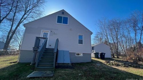 95 Botsford Ave, Milford, CT 06460-5852