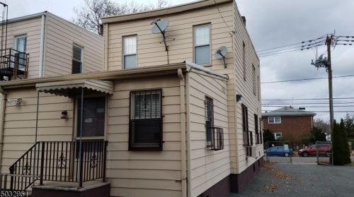 482 Delavan Ave, Newark NJ  07107-1919 exterior